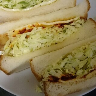 食べるラー油で沼サンド